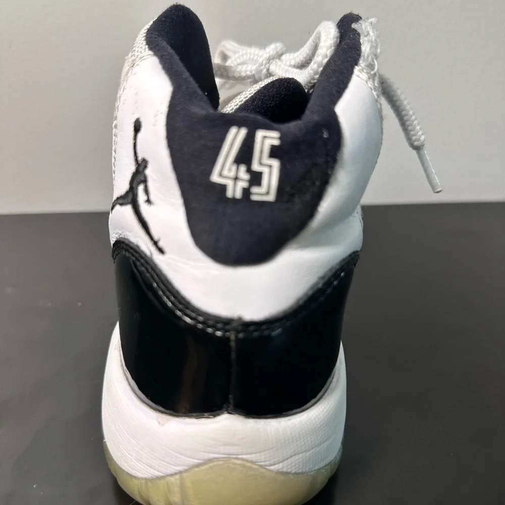 Jordan 11 Retro GS Concord. Size 7Y. Limited edition from 2018.